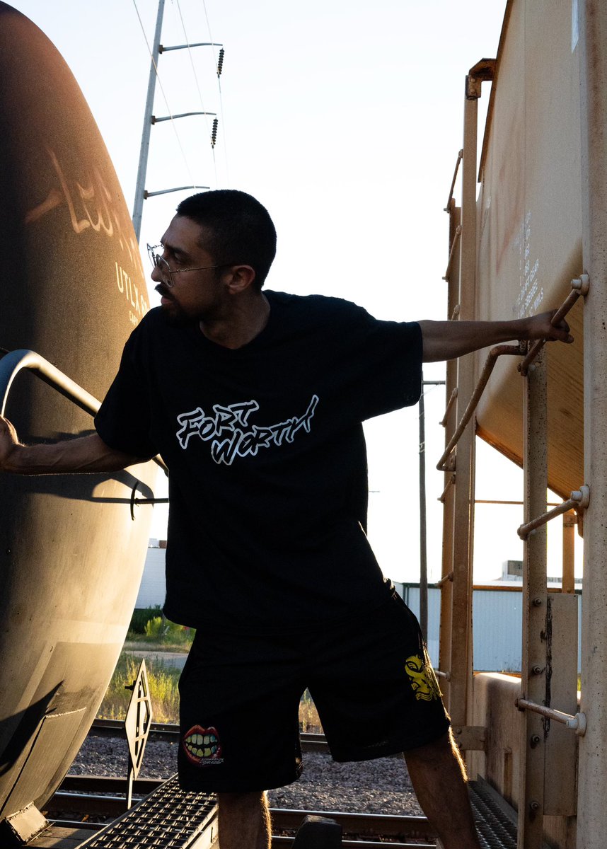 Crooked2th Studios tweet media