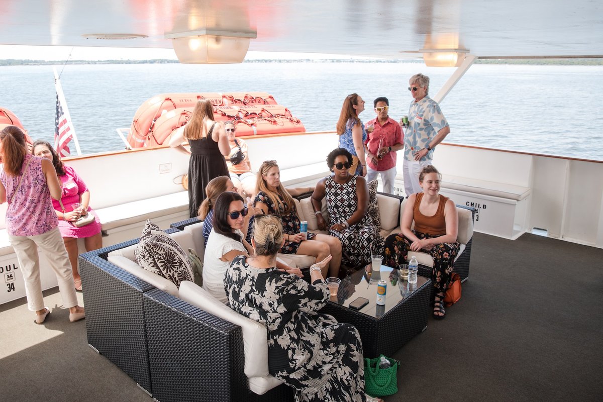 Catherine Marie's second deck is the best of both worlds on these hot summer days with shaded outdoor seating 😎 Sit back, relax, and enjoy the breeze off the water 🌊 

📸 Wendy Hickok Photography

#watermarkjourneys #corporate #annapolis