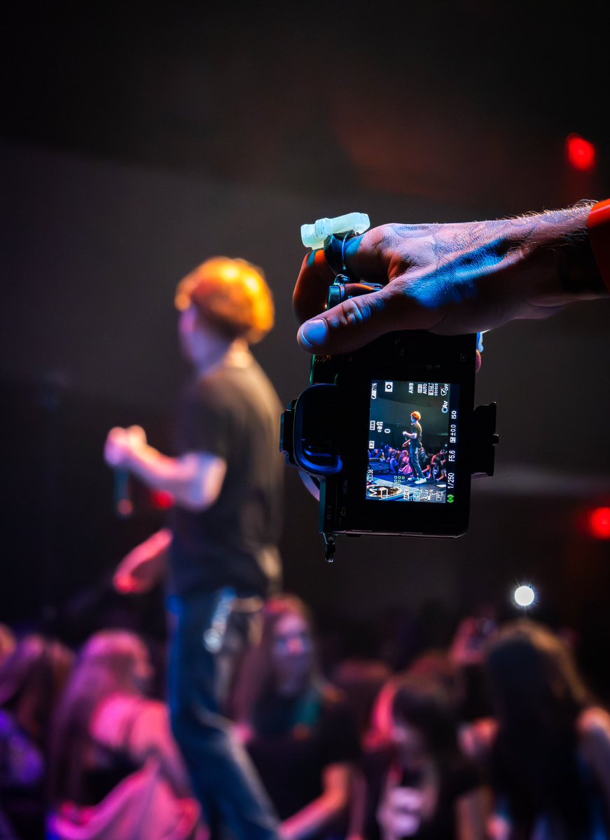 F A L S E T tweet media