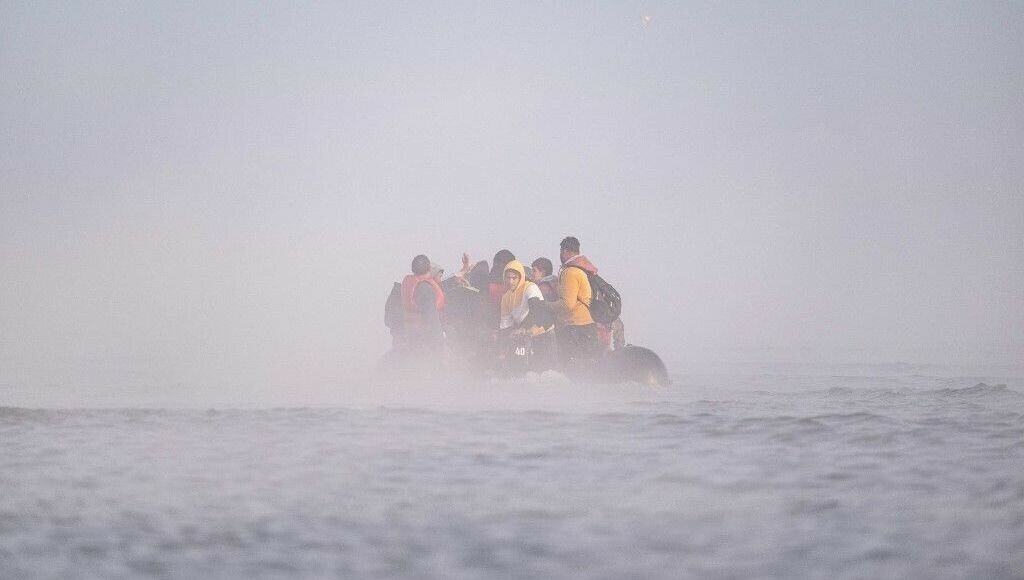 ici_nord's tweet photo. Un bâteau de migrants fait naufrage dans la Manche : "Je me suis vue mourir", témoigne une rescapée soudanaise
➡️ https://t.co/YfJr02jTkW https://t.co/LD5qOO2FxU