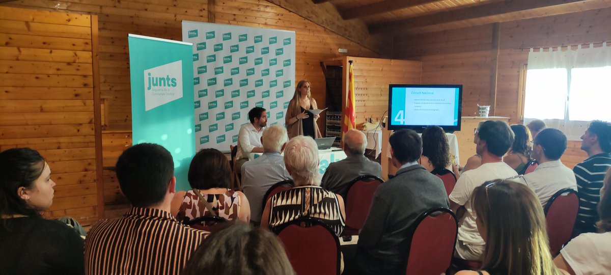 ematariu's tweet photo. Assamblea i sopar d'estiu de @JuntsBages amb  la sempre inspiradora presència de @joseprull #encertat #precís #clar. #projecte #pais #equip #família @juntscatcentral @JuntsXCat @JuntsxStJoan  Gràcies @davidsaldoni @eulaliasb3 @ramonbacardit https://t.co/XTLPz7FAwd