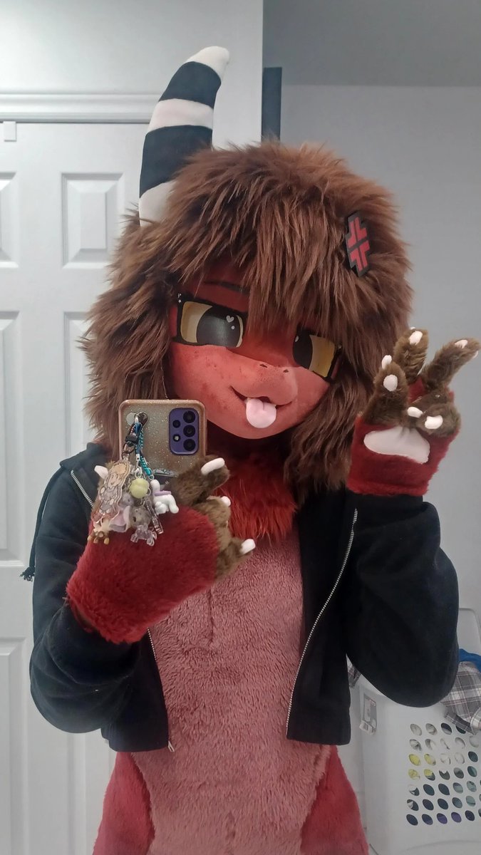 Sharpy! 🦨🎀 tweet media