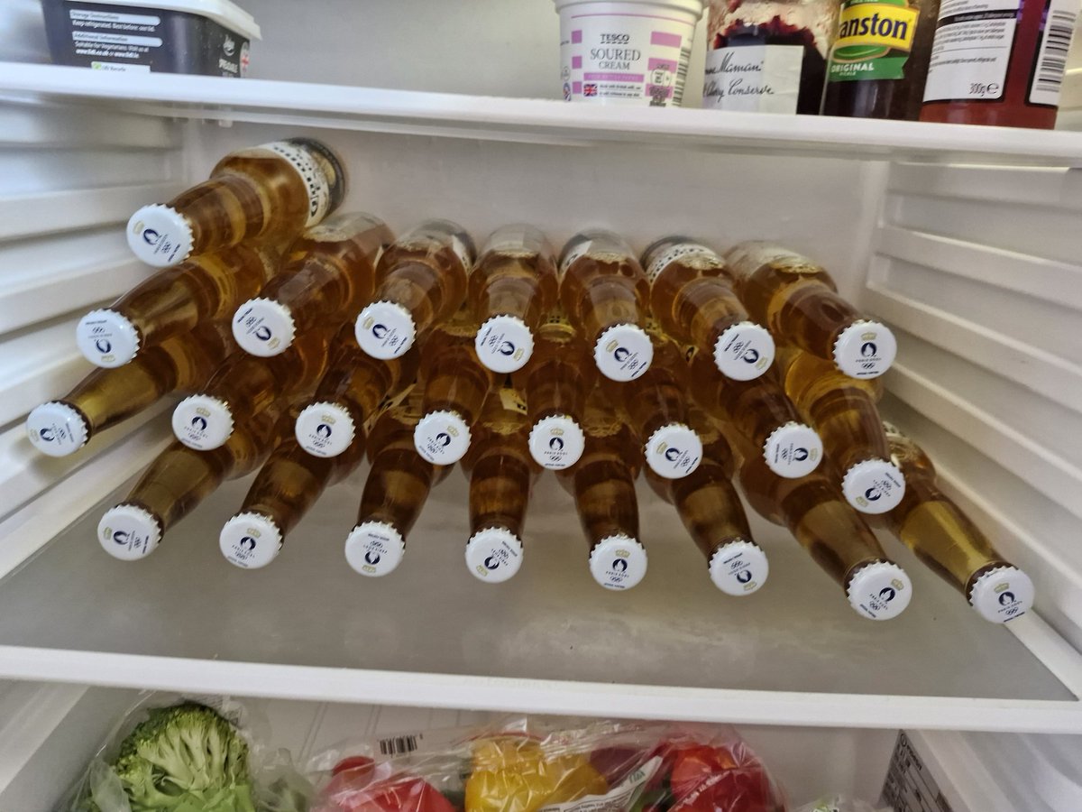 Lyndsay11834012's tweet photo. Then coming home and realising it is football weekend!
#Notoncall
#FridayFunday
It has been a long week! My bets are in, #ComeOnEngland
#EURO2024โฏโฏโฏ
#Final https://t.co/13Kpfh7wi9