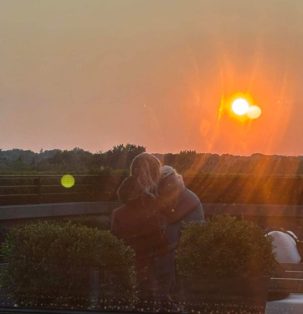 HamburgerHooker's tweet photo. A dream.

Here’s to this first year of ours and the many to come.
I love you, and I can’t wait to marry my best friend. 🥰🥹❤️😘

@SlumChronic https://t.co/FE7XL94jPp