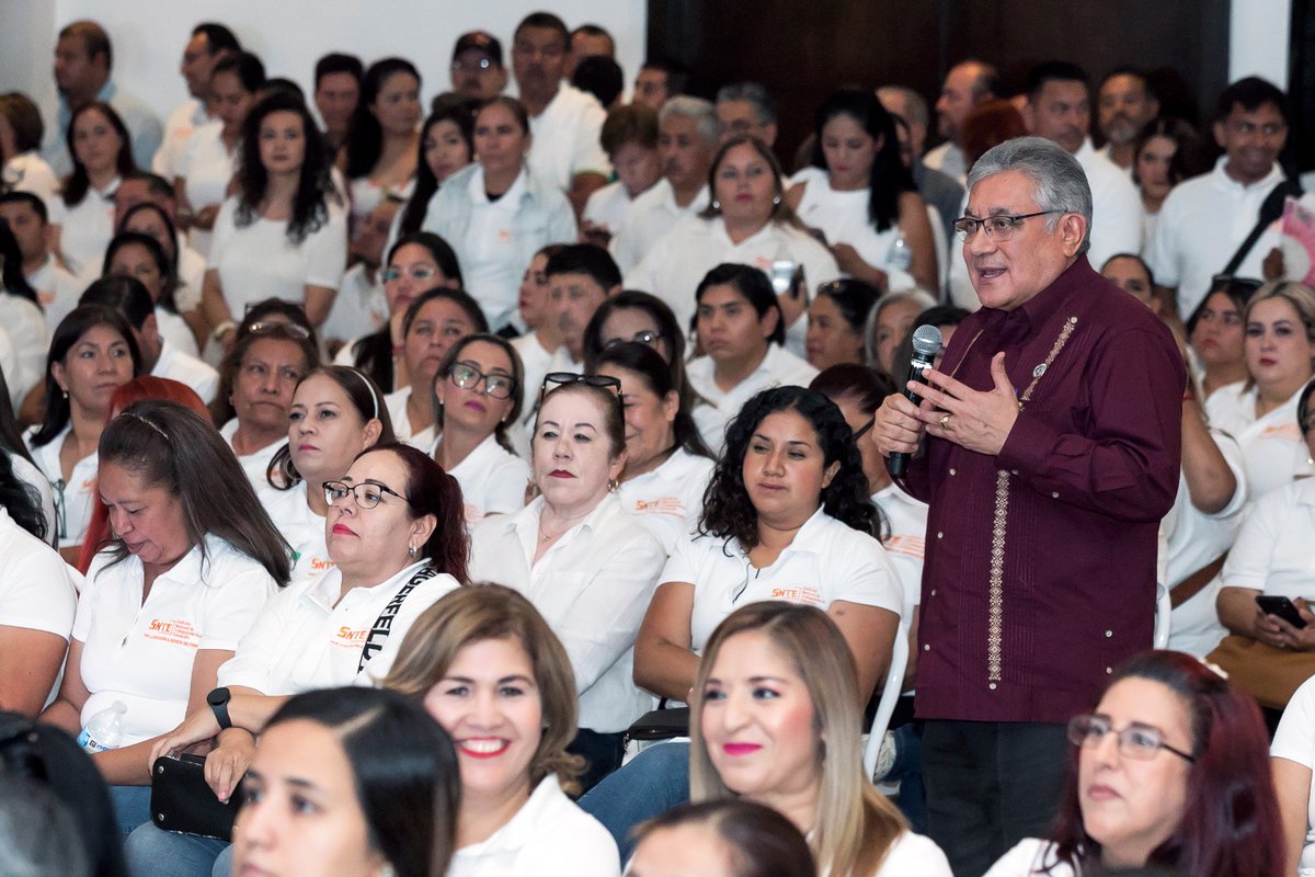 RamirezMiguel64's tweet photo. #UnoSomosTodos
#TodosSomosUno 

En #Saltillo, el Srio. Gral. del #SNTE, Mtro. Alfonso Cepeda, se reunió con la estructura sindical de @SNTECinco, encabezada por el Prof. Everardo Padrón. Hablaron de los logros sindicales y se garantizó la atención de demandas de los agremiados. https://t.co/D2eSXLArxT