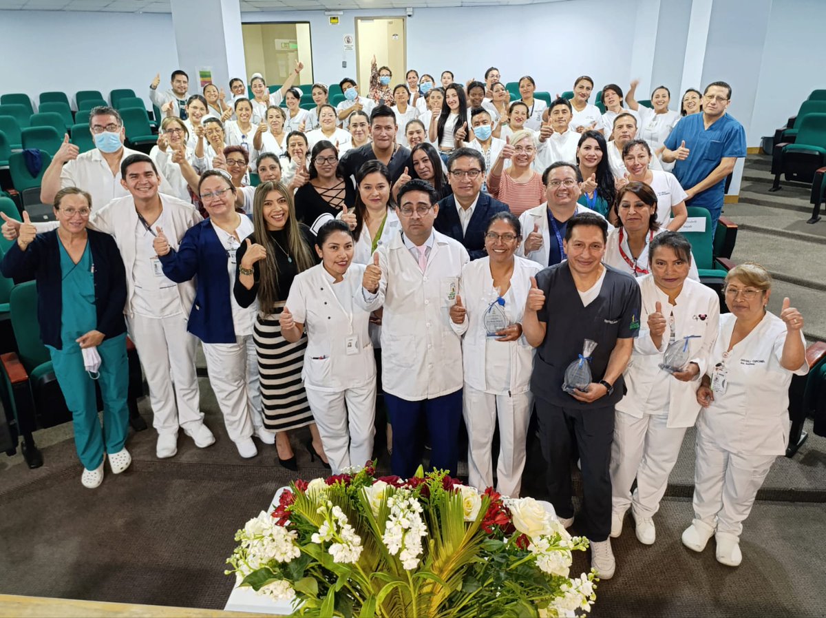 HGSF_IESS's tweet photo. #IESSInforma | En conmemoración al Día Internacional del Auxiliar de Enfermería, el @HGSF_IESS 🏥 organizó un justo reconocimiento a profesionales de la salud de esta área por su labor esmerada del día a día en beneficio de pacientes. https://t.co/4Gn6v4tnry