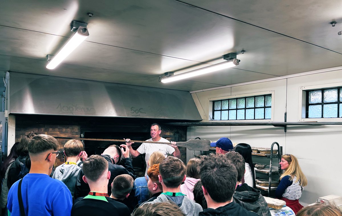 unityhistory's tweet image. After a busy afternoon with Bruno we have arrived at the hotel, have settled in and are chilling before our evening meal @UnityBlackpool