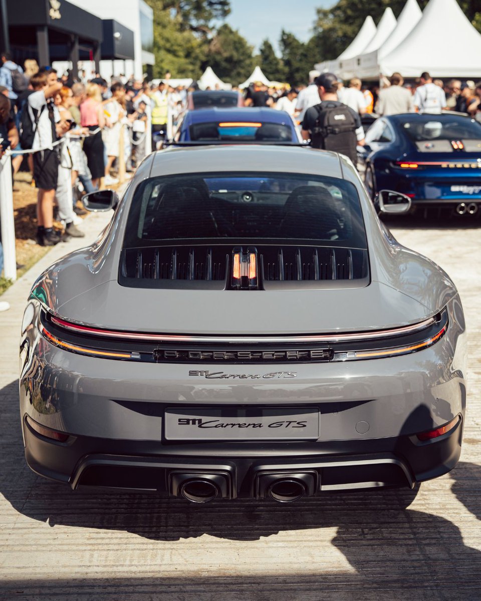 Porsche GB tweet media