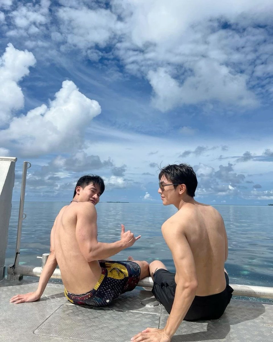 KJonginGucci's tweet photo. They are officially together, and I am so happy for both of them. They went through so much, and I hope that everyone will continue to be kind and respectful to them, especially regarding what Tul said in the vlog. Love them, wishing you all the best and love! 🤍🤍 #MewTul https://t.co/7jlzO2Thie
