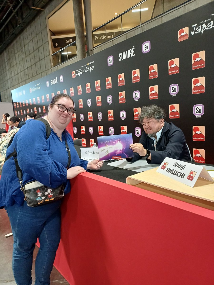 Fin de convention aujourd'hui 
J ai fait beaucoup de conférence notamment celle sur Solo leveling, bleach mais aussi  celle avec Monsieur Shinji Higuchi dont j ai même put voir en dédicace #Godzilla #Godzilla70th