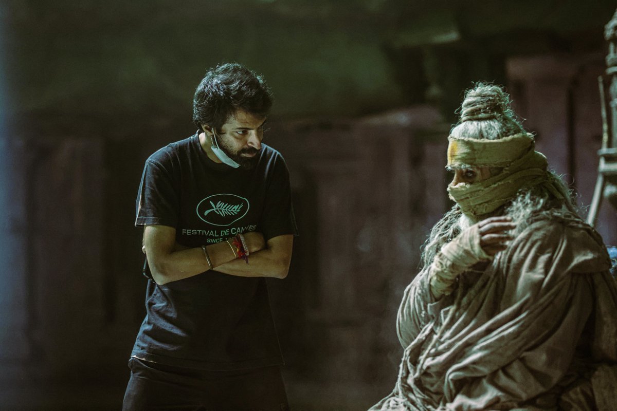 Vyjayanthi Movies (@vyjayanthifilms) on Twitter photo When the fierce #Ashwatthama meets our visionary director... magic happens! ✨
#Kalki2898AD <a href="/SrBachchan/">Amitabh Bachchan</a> <a href="/nagashwin7/">Nag Ashwin</a> When the fierce #Ashwatthama meets our visionary director... magic happens! ✨
#Kalki2898AD <a href="/SrBachchan/">Amitabh Bachchan</a> <a href="/nagashwin7/">Nag Ashwin</a>