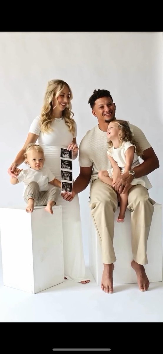 NFL's tweet image. Congrats to the Mahomes on baby No. 3! ❤️ ❤️ ❤️ 

(via @PatrickMahomes, @BrittanyLynne)