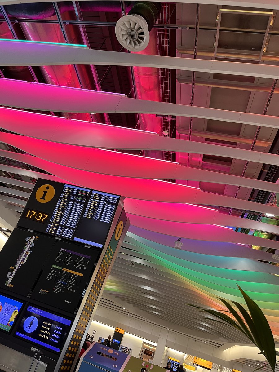 Heathrow Airport ~ London, England 🏴󠁧󠁢󠁥󠁮󠁧󠁿