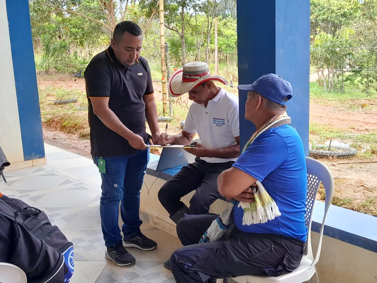 URestitucion's tweet photo. #SomosURT | Desde el municipio de #PuertoGuzman la Territorial de la #URT Putumayo, realiza la segunda jornada de socialización de ruta de sujeto campesino a solicitantes y ocupantes de predios.🌳
🤝🏼Con la participación de los presidentes de JAC, comunidad y @DefensoriaCol. https://t.co/mVfrtT6mUK
