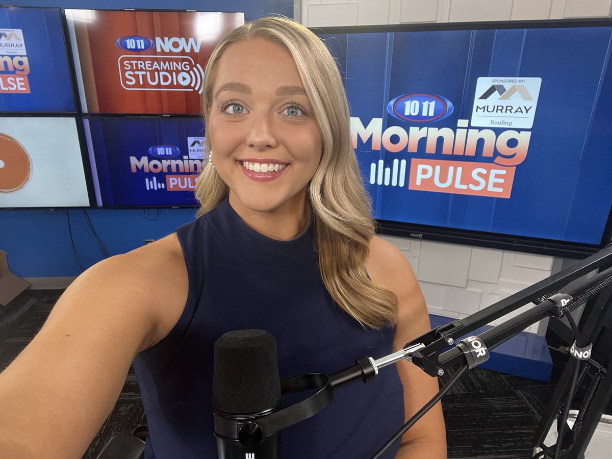 DaniShenk1011's tweet image. Bittersweet time in the @1011_News Streaming Studio 🥺
Anchored my last Morning Pulse segment before switching shifts to the evenings, where I’ll pioneer more new and exciting digital/streaming segments.
Morning Pulse will always be special to me. (1/Thread)