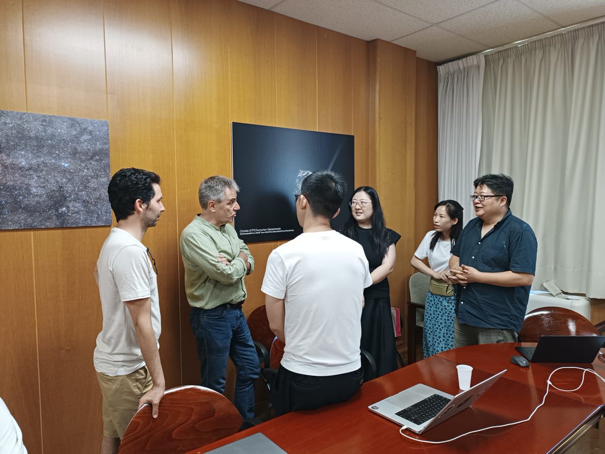 iaa_csic's tweet photo. 🇨🇳 Hoy hemos recibido una visita del Shanghai Astronomical Observatory (SHAO),  institución encargada de operar el SKA Regional Centre (SRC) de China. Han visitado el prototipo de SRC del IAA y se han reunido con el equipo que lo está desarrollando.

@SKAO https://t.co/PRIEwLd6Si