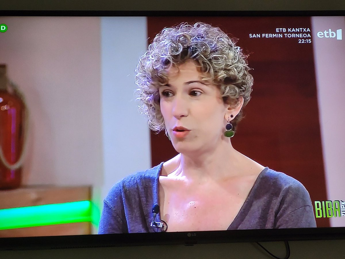 Azkoitian hitanoaren inguruan egindako lanketaz ari dira EITBko Biba Zuek saioan, Euskara zinegotzi Marijose Arregi, Badihardugu Euskara Elkarteko Aintzane Agirrebeña, eta irakaslea eta hitanoan aditua den Xabier Eizagirre. <a href="/Hikeeizan/">Hike eizan!</a>