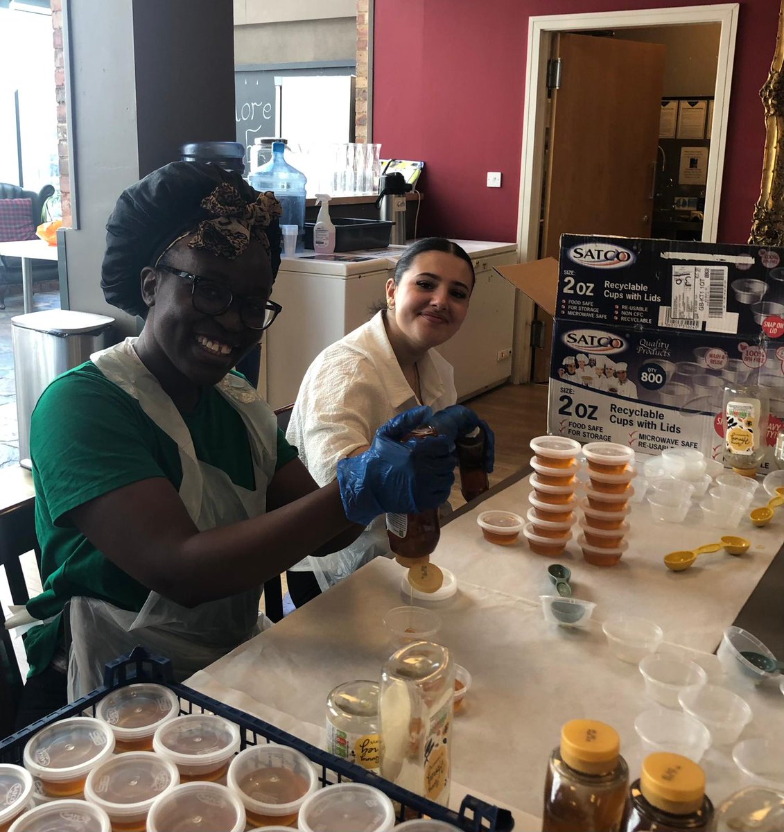 Brite Box (@briteboxproject) on Twitter photo A big thank you to the volunteers from the Kingston Apple store who came along yesterday and helped to portion out the ingredients for this week's BRITE Boxes!
To find out how to volunteer with us, please visit our website (link in bio)
#briteboxproject
<a href="/voh_org/">Voices of Hope</a> A big thank you to the volunteers from the Kingston Apple store who came along yesterday and helped to portion out the ingredients for this week's BRITE Boxes!
To find out how to volunteer with us, please visit our website (link in bio)
#briteboxproject
<a href="/voh_org/">Voices of Hope</a>