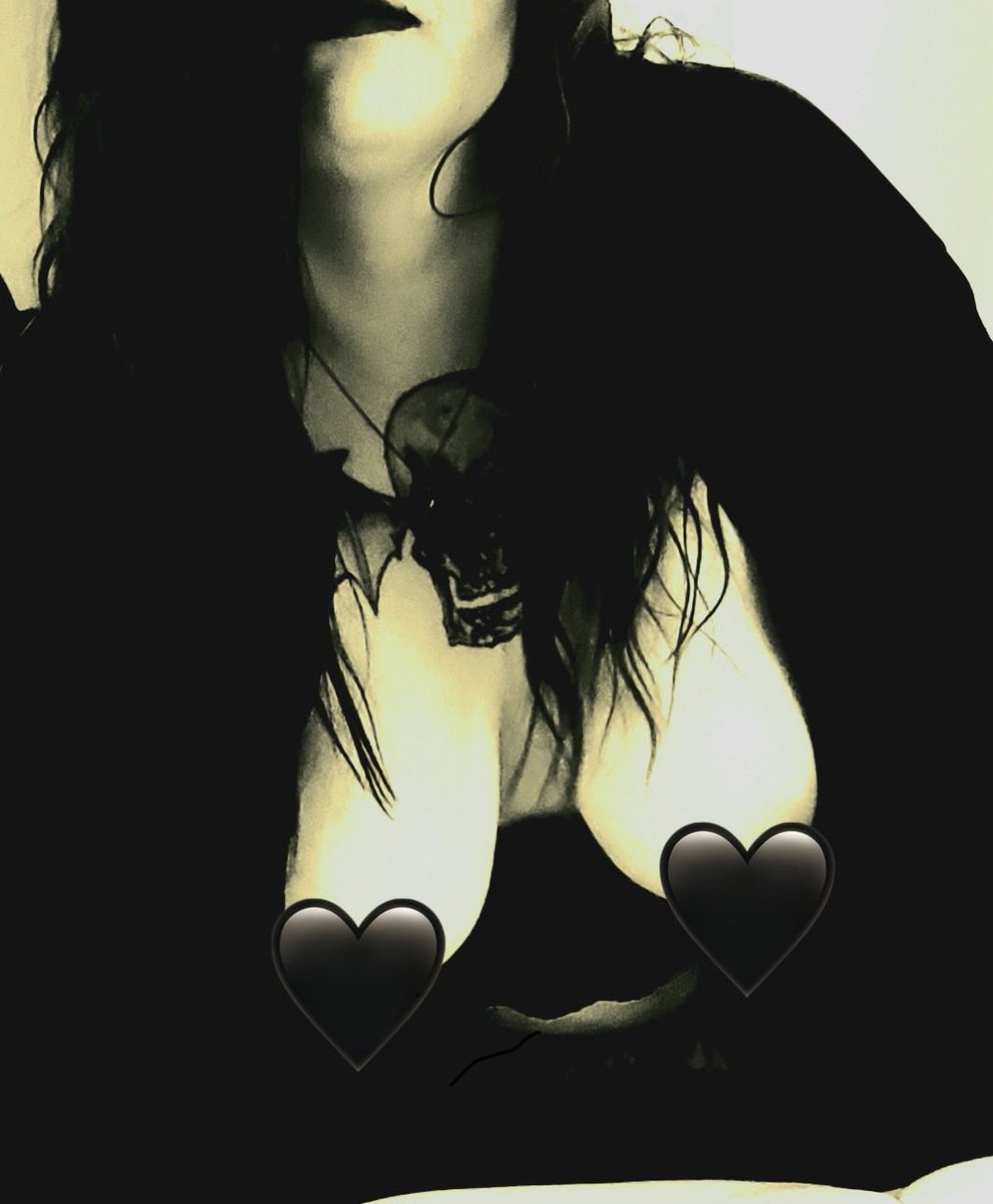 emshadows's tweet photo. Subscribe to my FREE Only Fans 🦇
https://t.co/fHaM4YI17G 

Special content made on request 💋 https://t.co/kQrM5JZqUC