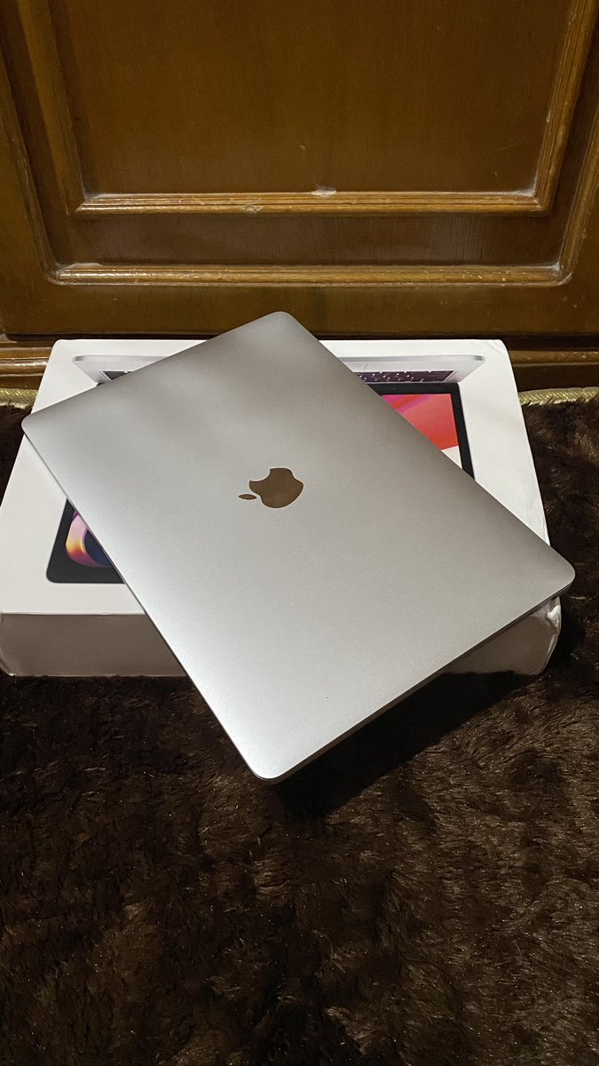 FathanAlfan's tweet image. #jualMacbook Pro M1 2020 13.3 inch Space Gray unit Resmi Indonesia Fullset Original siap pakai 
RAM 8GB | SSD 256GB ✅

Detail Macbook:
Prosesor Apple 
M1 RAM
8 GB SSD 256GB 
CPU 8C
GPU 8C 
Kapasitas Maksimum 95% ✓ 
Status Baterai Normal 
macOS Ventura 
Kondisi fisik ? 95%