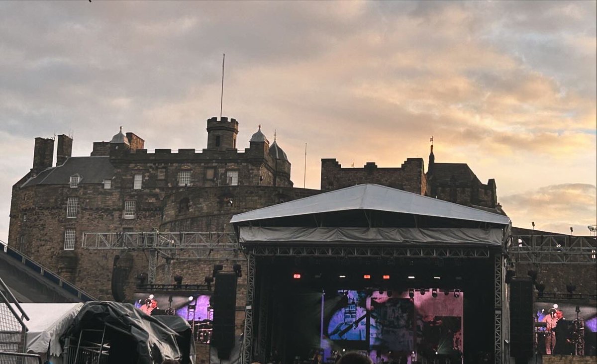 Lisa Milne tweet media