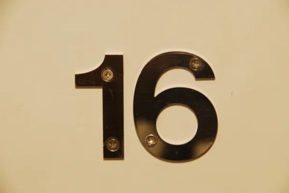estendenciavzl's tweet photo. "Faltan 16" es tendencia porque estamos a 16 días de las elecciones presidenciales https://t.co/p8HaKB9OT9
