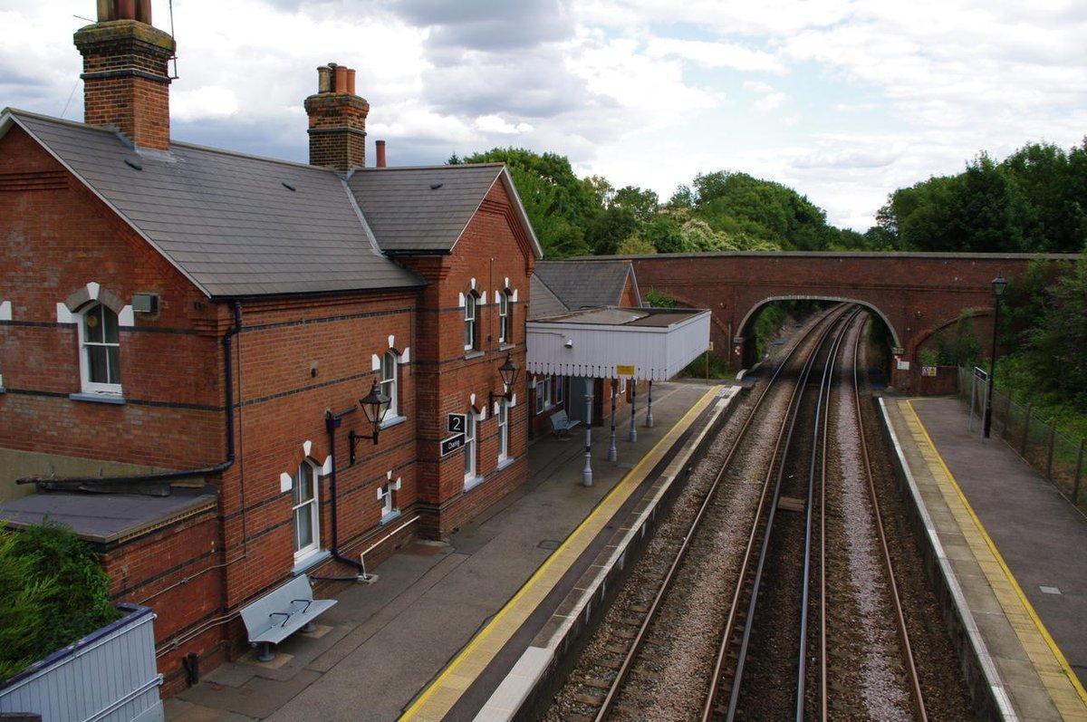KentCRP1's tweet image. Enjoy a scenic walk along the @NorthDownsWayNT through the @KentDownsNL.

Easily accessible on #DaysOutByRail adventure from @Se_Railway #Cuxton #Halling #Hollingbourne #Harrietsham #Lenham or #Charing stations.

nationaltrail.co.uk/en_GB/trails/n…

(📷@KentDownsNL)