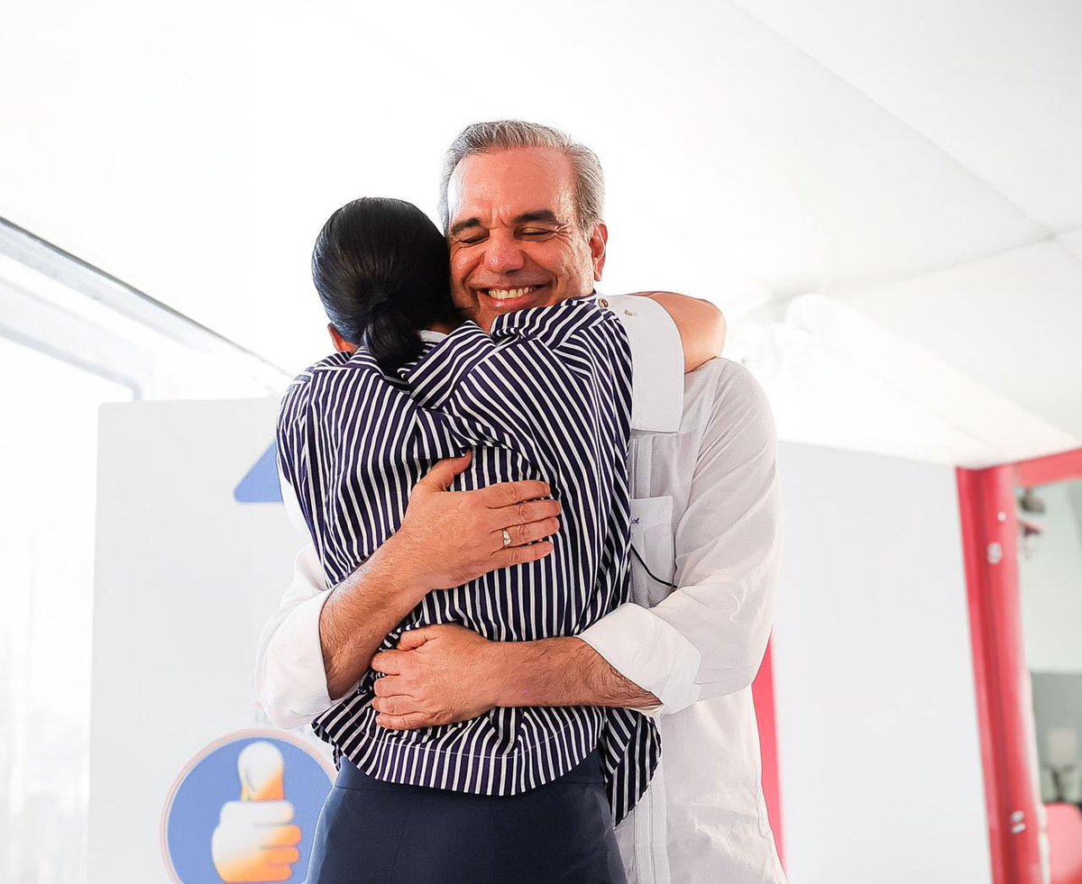 raquelarbaje's tweet photo. Feliz cumpleaños @luisabinader, mi amado compañero. Hoy celebro tu vida y tu extraordinaria calidad humana. A tu lado, mi mundo se ilumina. Que la salud, el amor y la felicidad te acompañen siempre. Te amo hasta el infinito. 💖 https://t.co/DodRHQB7Uh