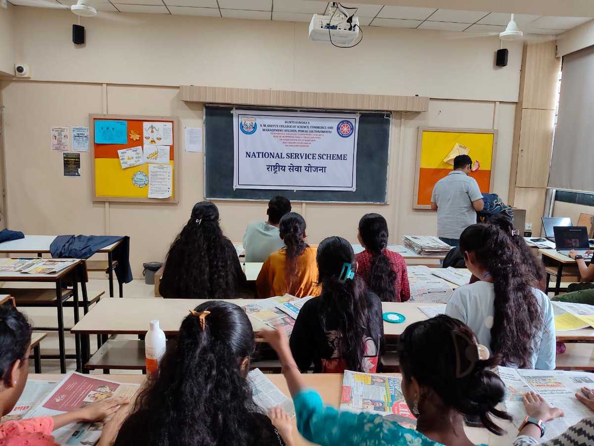 Nss_smshetty_'s tweet photo. Jai Hind 🇮🇳 
The NSS Volunteers of our Unit organises Paper Bag Activity in which volunteers made paper from news papers. The total number of bags made 350. #nss #saveEnvironment #saynotoplastic #paperbagmaking https://t.co/n80VKmyPW2