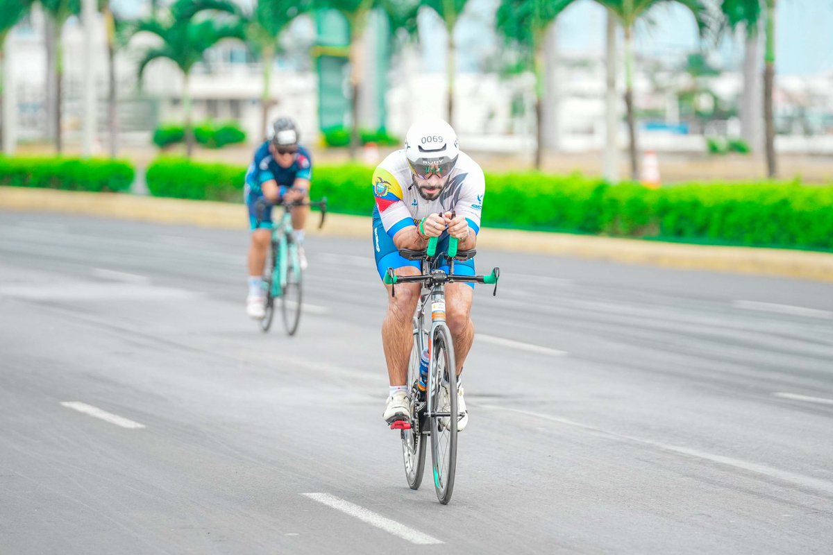 JuanJose_J4's tweet photo. Ironman 70.3 de Manta 2024
Una verdadera fiesta 🏊🏻‍♂️🚴🏻🏃🏻 🇪🇨 

#Swim #Bike #Run #Ironman703Manta #IM703 #SomosPython https://t.co/Gl76NvsVUJ