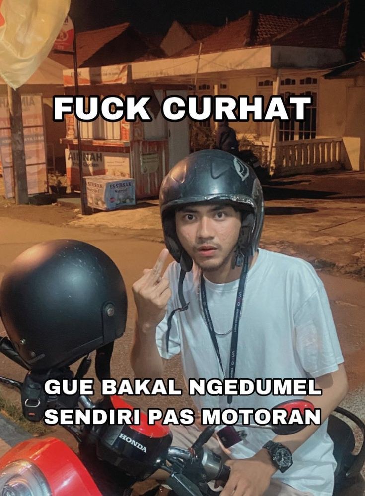 sociocty's tweet photo. Sebenarnya udah nangis sih pas jalan ke parkiran, nahan nangis pas tiba-tiba di telfon. Habis di telfon makin nangis ak bro?!+"+#+$ mana jalanan panas bner, ak nangis di motor karena ya begitulah campur aduk ges krna takut ngecewain lagi 😅😅 https://t.co/OYJRW317jd