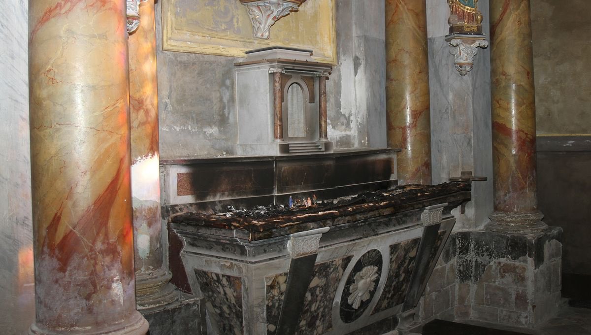 Me puse a investigar un poquito más sobre el fenómeno de “accidentes que provocaron incendios en Iglesias” en Francia. Me encontré con un francés que hizo una lista de Iglesias que fueron accidentalmente quemadas.