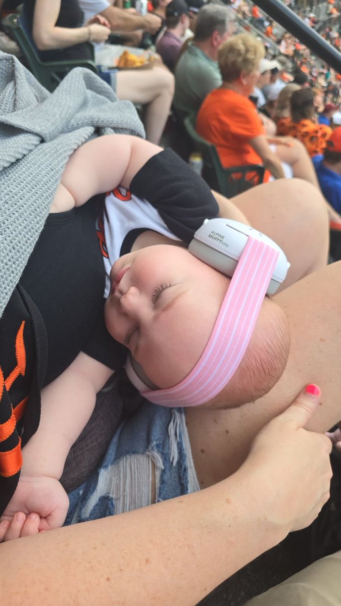Lily’s first O’s game ⚾️🧡 <a href="/PaulValleIII/">Paul Valle III</a>