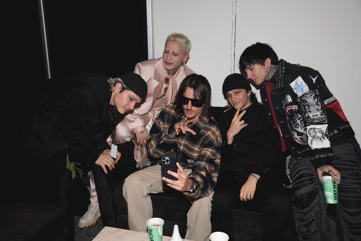 papikunno's tweet photo. 🖤🧚🏻😎👾👽 https://t.co/jIriGDyJKe