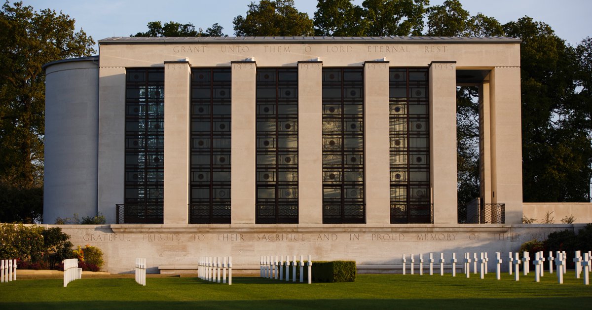 usabmc's tweet photo. The memorial at Cambridge American Cemetery has an inscription facing north that reads, โGrant Unto Them O Lord Eternal Rest.โ This ABMC cemetery contains the remains of 3,811 of our war dead with 5,127 names recorded on the Walls of the Missing.
#WeRemember #TheirLegacy https://t.co/mPFl1OpTQV