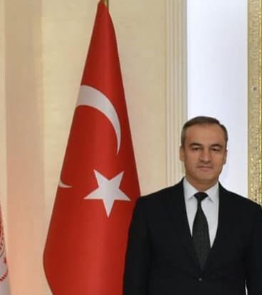 gitio_23's tweet photo. Sayın müdürümüz Yunus ÇELİK, görev yeri değişikliği sebebi aramızdan ayrılmıştır. Tüm emekleri ve katkıları için kendisine teşekkürlerimizi sunar yeni görevinde başarılar dileriz. https://t.co/BQTEJCGv32