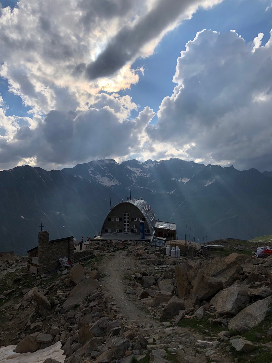 Giroparchi's tweet photo. #GiroparchiNatureTrail Day 3.

We walked up to the beautiful Rifugio Vittorio Emanuele II. We were very lucky and we got the chance to see a stoat and a bearded vulture! 🦅

After many activities and games we enjoyed a beautiful 🌄 sunset.

#GNT24 #Valsavarenche #natura #montagna https://t.co/P4PeFLA7r1