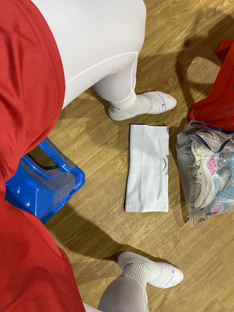 武汉的，喜欢玩纯捆绑，白袜的，来……猥琐的，脏的，10的，别找我哈