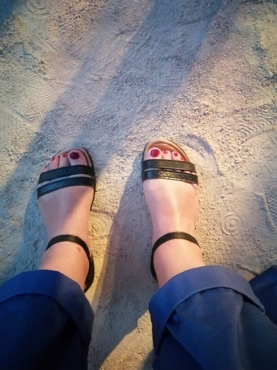 Note à moi-même : ne plus jamais jamais jamais aller en concert en sandales, en talons, en palmes, que sais-je...