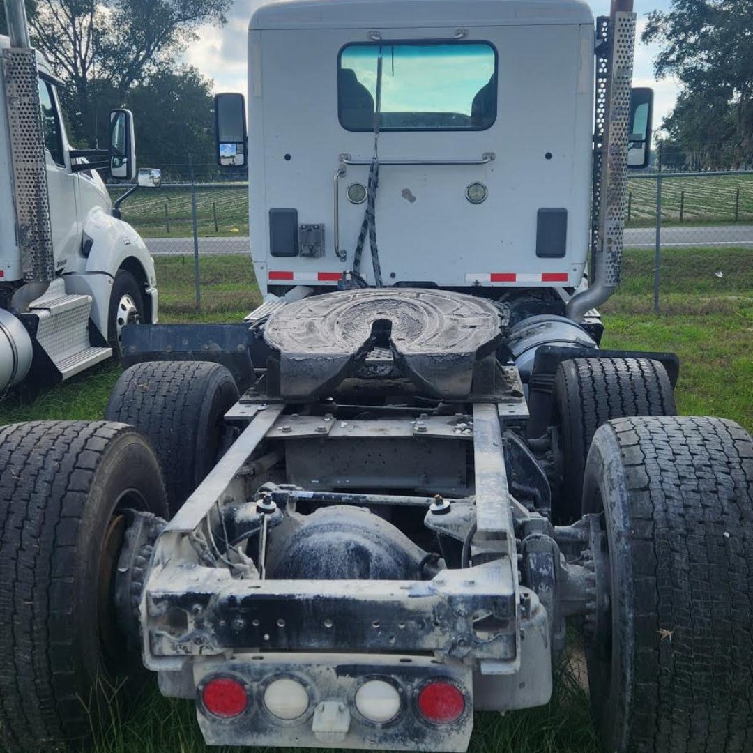 TTTExchange's tweet photo. 2- 2015 KENWORTH DAY CABS!
Eaton Ultra Shift
430hp
Paccar MX13
188" WB
Units DOT
Start/Run/drive
644,000 mi.
$17,000 ea.
Contact us at #844-888-6775 for more info.
#2015kenworth #kenworth #daycab #trucks https://t.co/7mMJO1c1PN