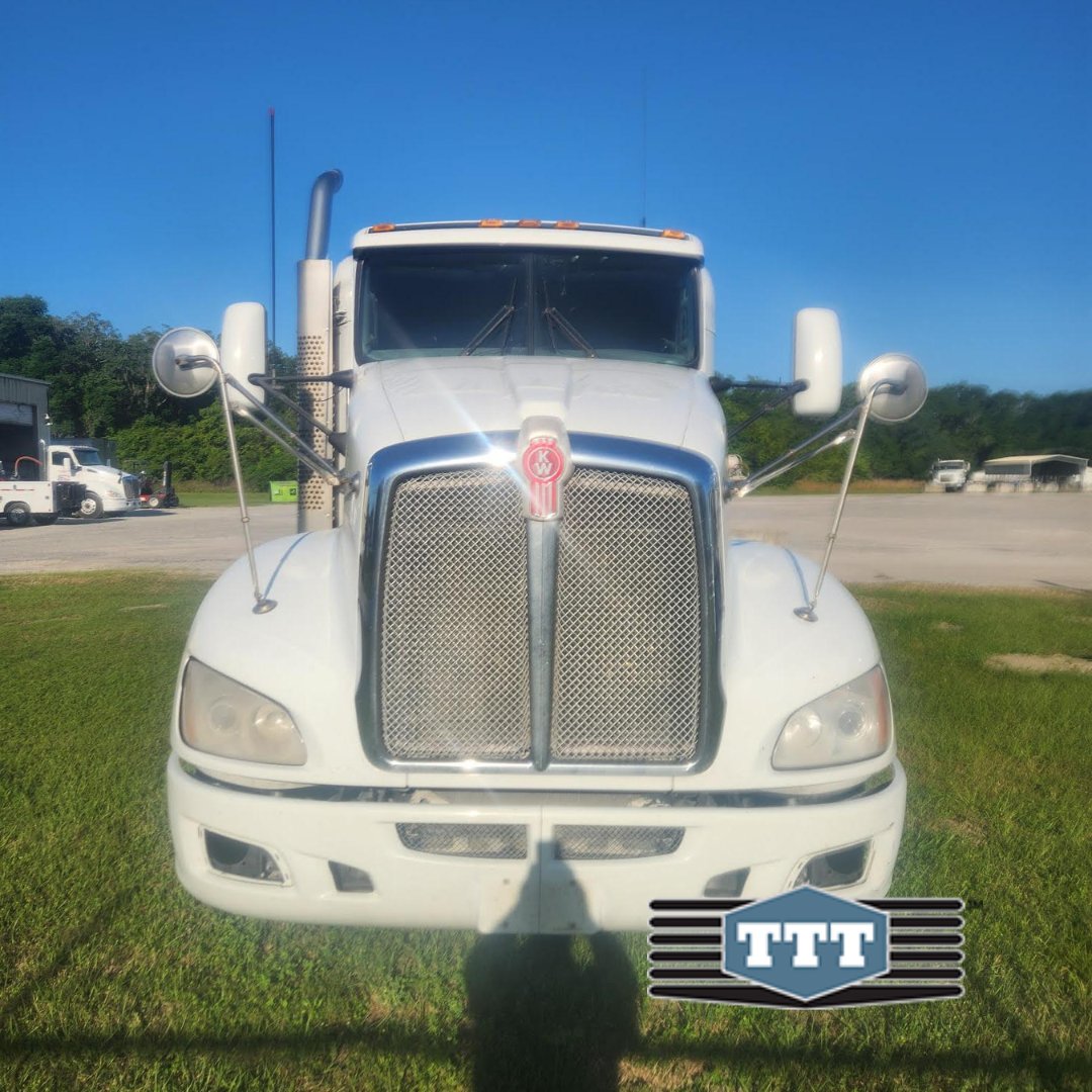 TTTExchange's tweet photo. 2- 2015 KENWORTH DAY CABS!
Eaton Ultra Shift
430hp
Paccar MX13
188" WB
Units DOT
Start/Run/drive
644,000 mi.
$17,000 ea.
Contact us at #844-888-6775 for more info.
#2015kenworth #kenworth #daycab #trucks https://t.co/7mMJO1c1PN