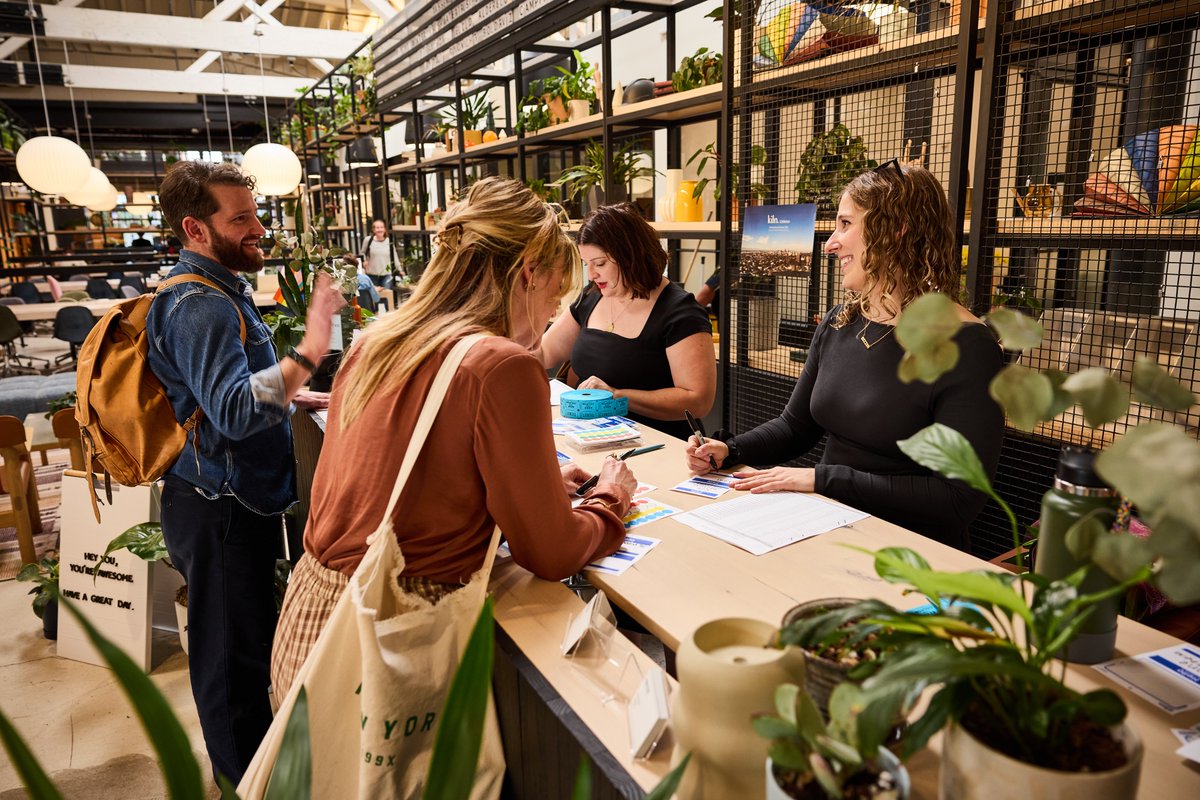 Thank you to everyone who joined us for our panel event for a conversation on navigating today’s complex job market! 

If you attended the event, we'd appreciate your input! Consider taking a moment to submit your feedback: tinyurl.com/bdyhct8f

#AMAPDX #PDXEvents #Networking