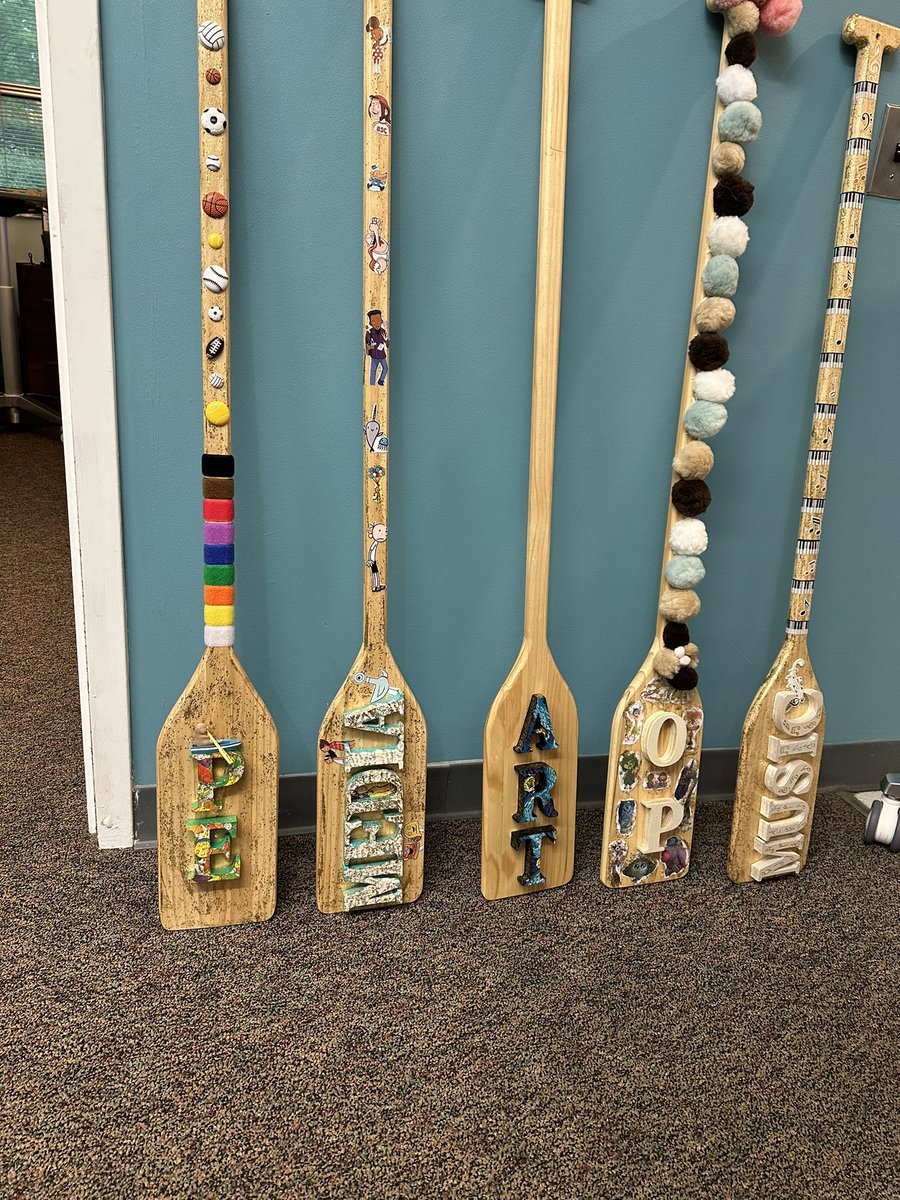 oakgrovees's tweet photo. We have stated a new tradition where each specialist give out their Golden Oars. 
And the winners are:
PE: Ms Yorton
Music: Mrs Yeckel 
Otter class: Ms Creighton 
Art: Ms. Ciuffardi
Media: Ms Cox
Way to go otters we are proud of you. 
@bevbOtterP https://t.co/h6YijrUvrJ