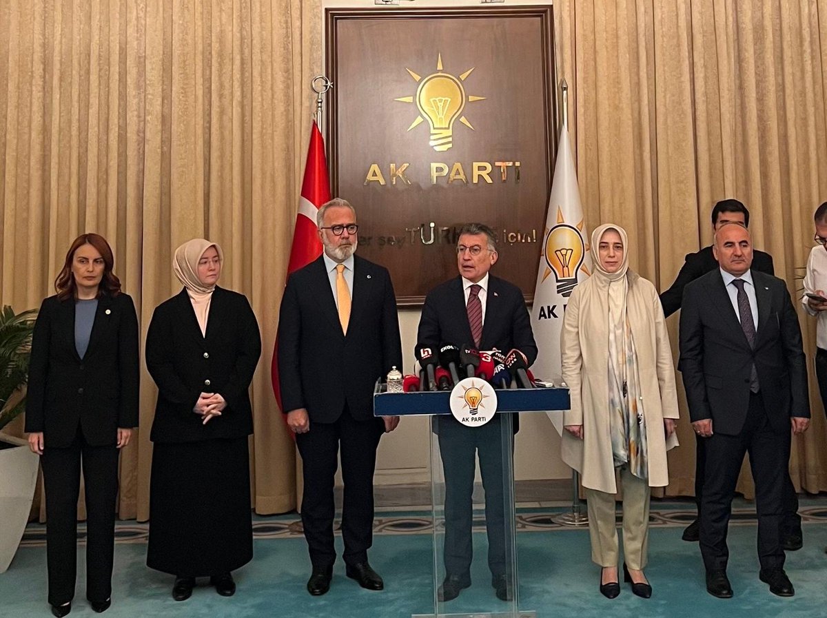 Sizin derdiniz çocuklar değil. 

Birilerini memnun etmek için katliam yasasını geçirmek istiyorsunuz. 

Türkiye’de elde edilen veriler doğrultusunda cinsel istismara maruz kalan çocuk sayısı 9 yılda yüzde 287 arttı. Verilere göre 2014’te 11 bin 95 olan bu sayı geçen yıl 31 bin