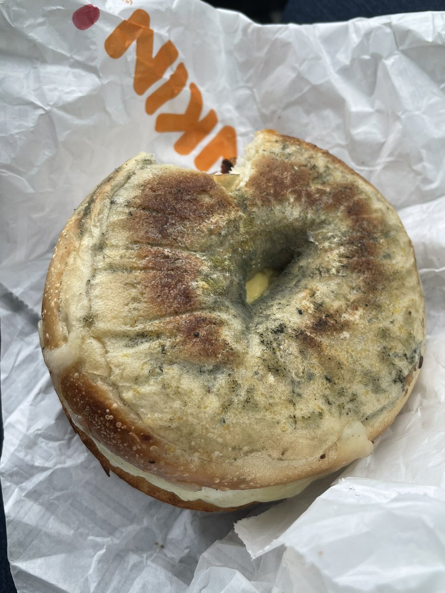 megmarieeeee's tweet photo. Took a bite of my Dunkin bagel before realizing the monstrosity of mold on the other side… I’m ill.

 @dunkindonuts how did anyone think this was okay to give someone https://t.co/f3PBT5DkDc