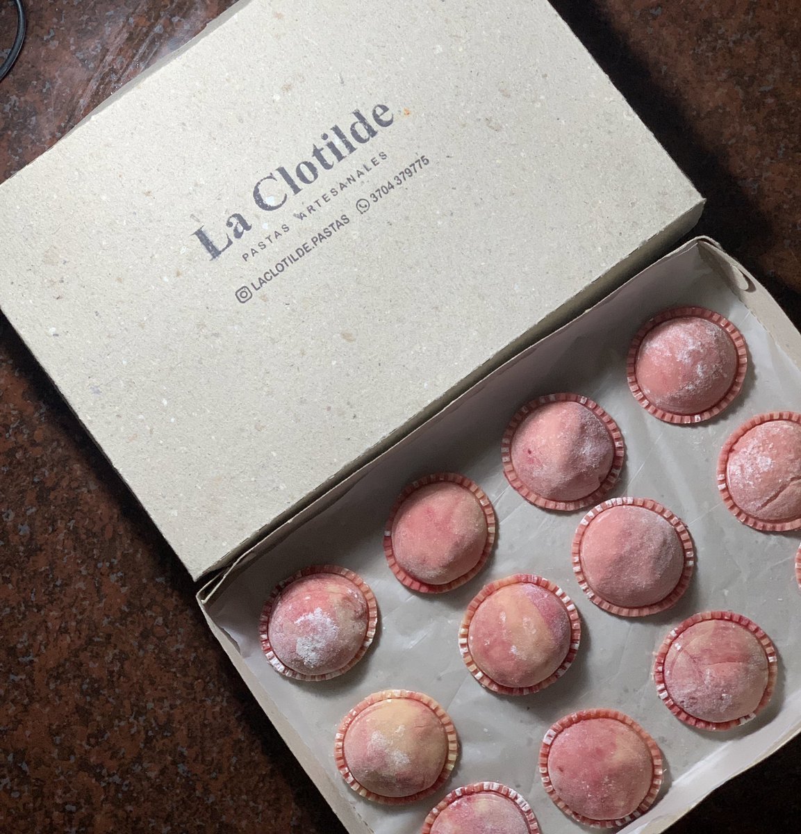 melisadrt's tweet photo. HHOOLLAAAA comunidad twittera los invito que pasen a chusmear y  a seguir mi página de pastas rellenas 
La Clotilde 🩷  
en el Instagram @ laclotilde.pastas encuentran mas información 🫶🏼 https://t.co/kcuP17ntAN