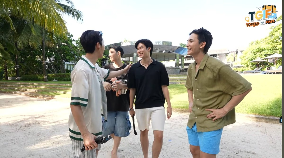 libra__zh's tweet photo. Happy kids❤️
#First_Chalongrat #Toptap_Jirakit #ToptapGotItFirst #TGIF_EP9 #TheTerrace81TH https://t.co/Dph2KUTWjK