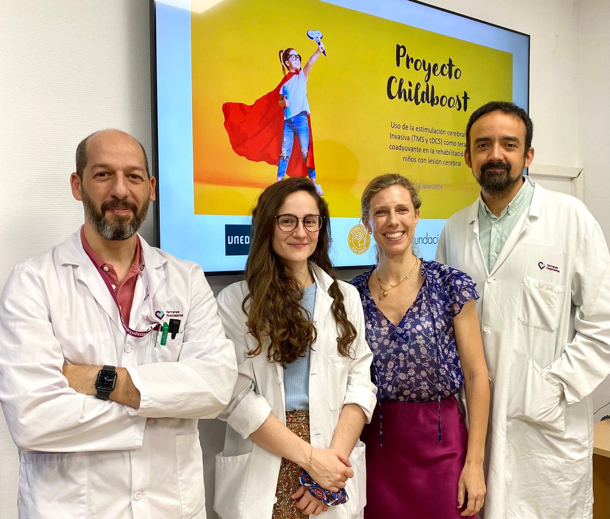 DrRomero_neuro's tweet photo. Muy contento de la acogida que ha tenido el proyecto Childboost que se desarrollará en @hospitalbeata investigando la TDCS en la rehabilitación de la fuerza en niños con hemiparesia. Gracias a todos los que nos acompañaron on line y presencialmente. @UFVinvestiga @Neurorehabufv https://t.co/0oOvBelizP