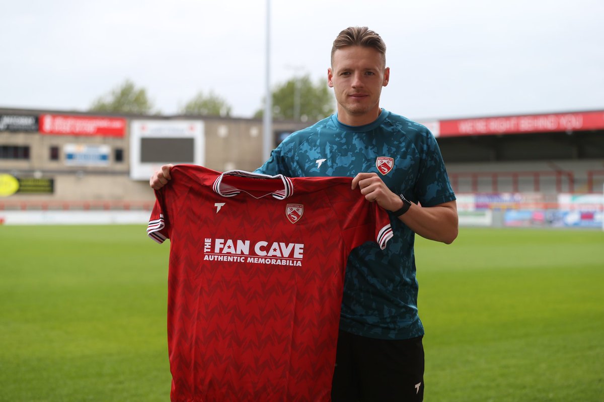 Tom White (@t0mwhite) on Twitter photo Delighted to (finally) announce that I have signed for <a href="/MorecambeFC/">Morecambe FC</a>! Everyone’s had to be patient but really exciting times ahead, looking forward to the upcoming season, see you all soon 🙌🏻🔴 Delighted to (finally) announce that I have signed for <a href="/MorecambeFC/">Morecambe FC</a>! Everyone’s had to be patient but really exciting times ahead, looking forward to the upcoming season, see you all soon 🙌🏻🔴