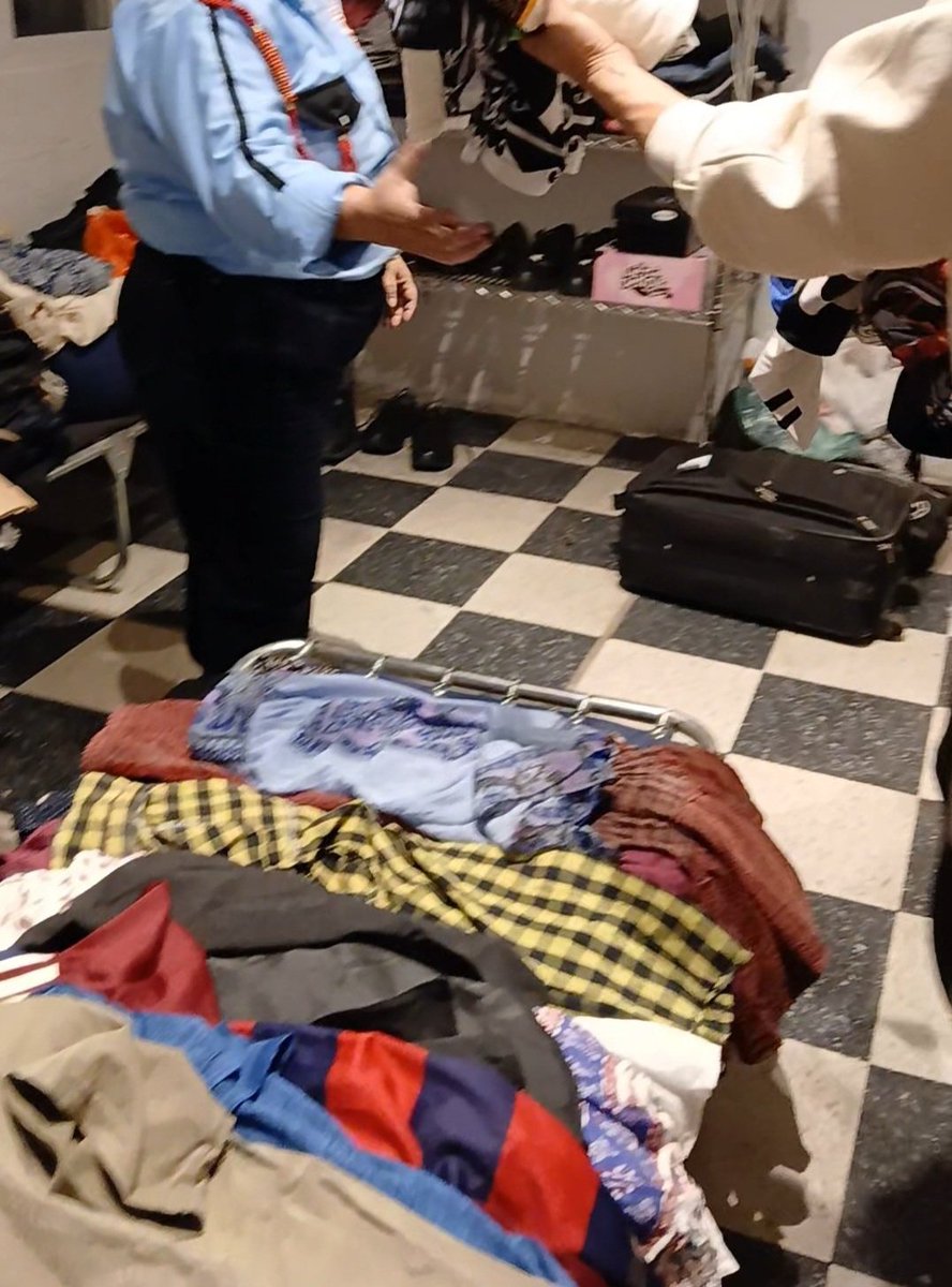 Nuestre #PercheroSolidario ha  tenido una gran respuesta. Aun puedes donar ropa en buen estado entre hoy y mañana de 10 a 18 Hrs. Y podrás hacer uso de él el próximo 14 de Julio durante el Festival Cultural de la #MarchaNB de la CDMX.  #HilamosComunidad🪡